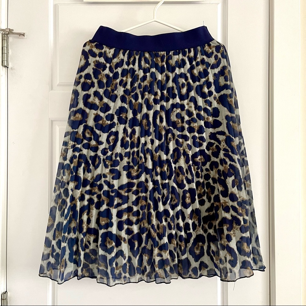 Metrowear Flowy high waist pleated midi skirt